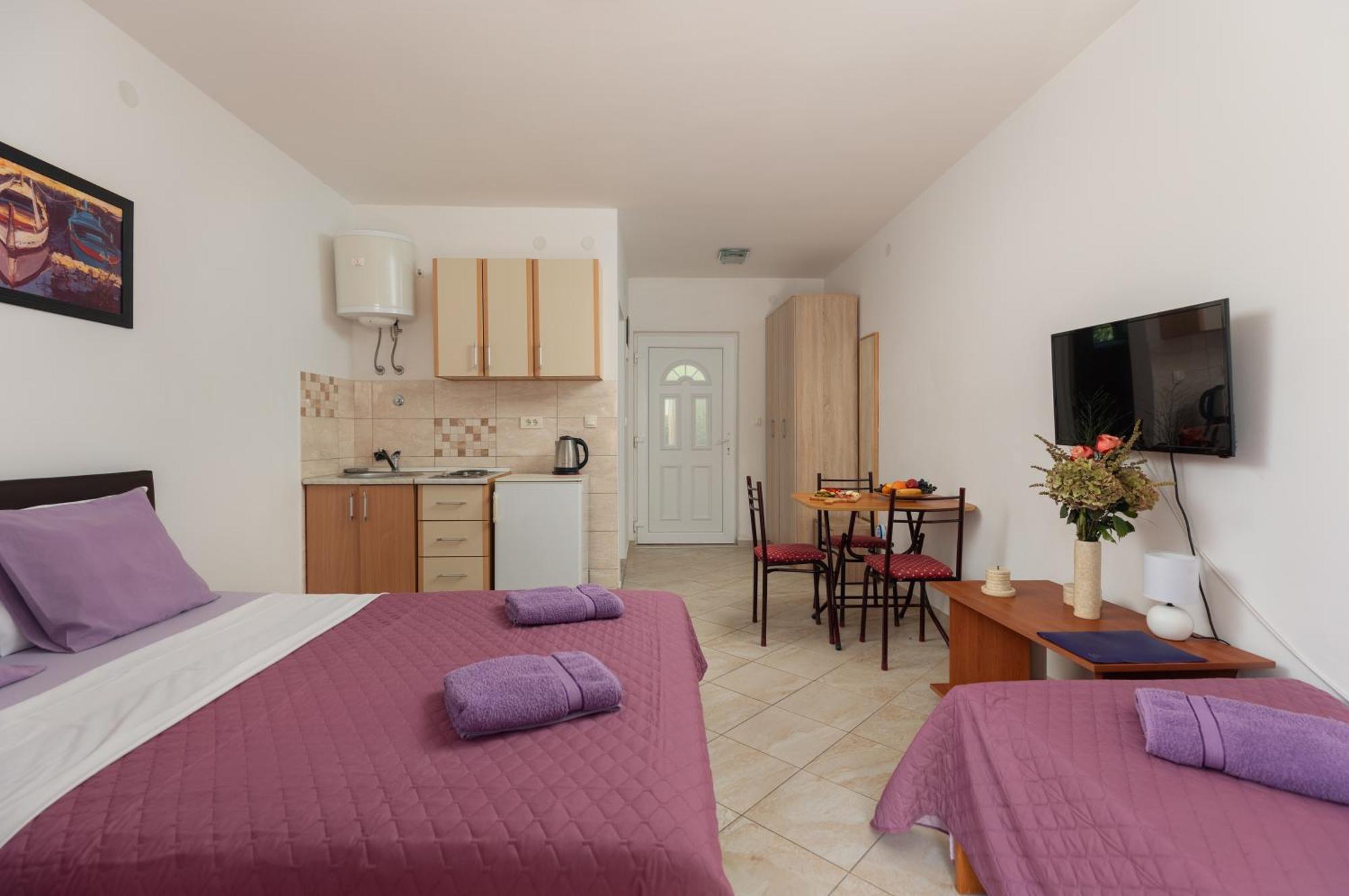 Villa Mia Apartments Bijela Eksteriør billede