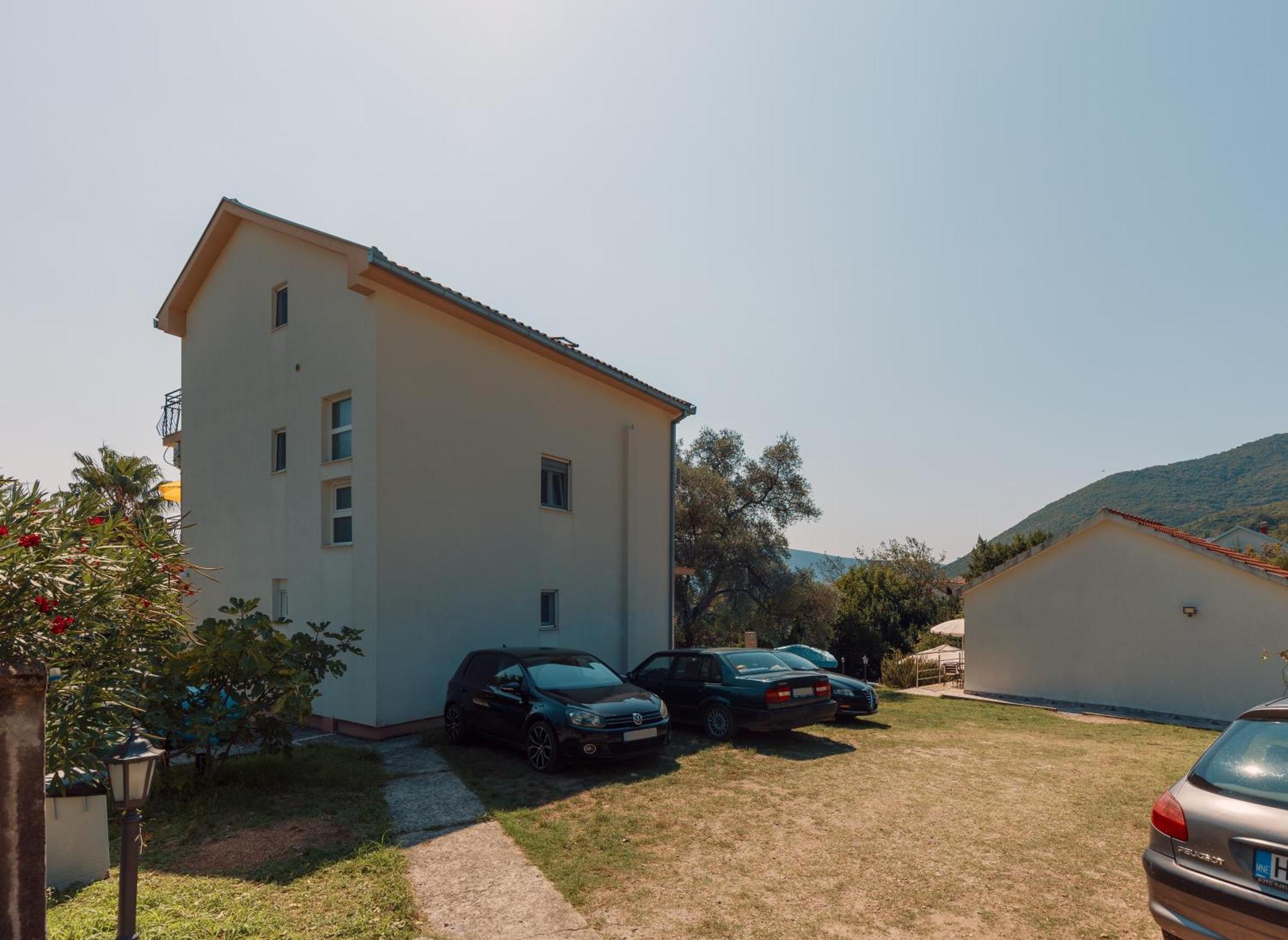 Villa Mia Apartments Bijela Eksteriør billede