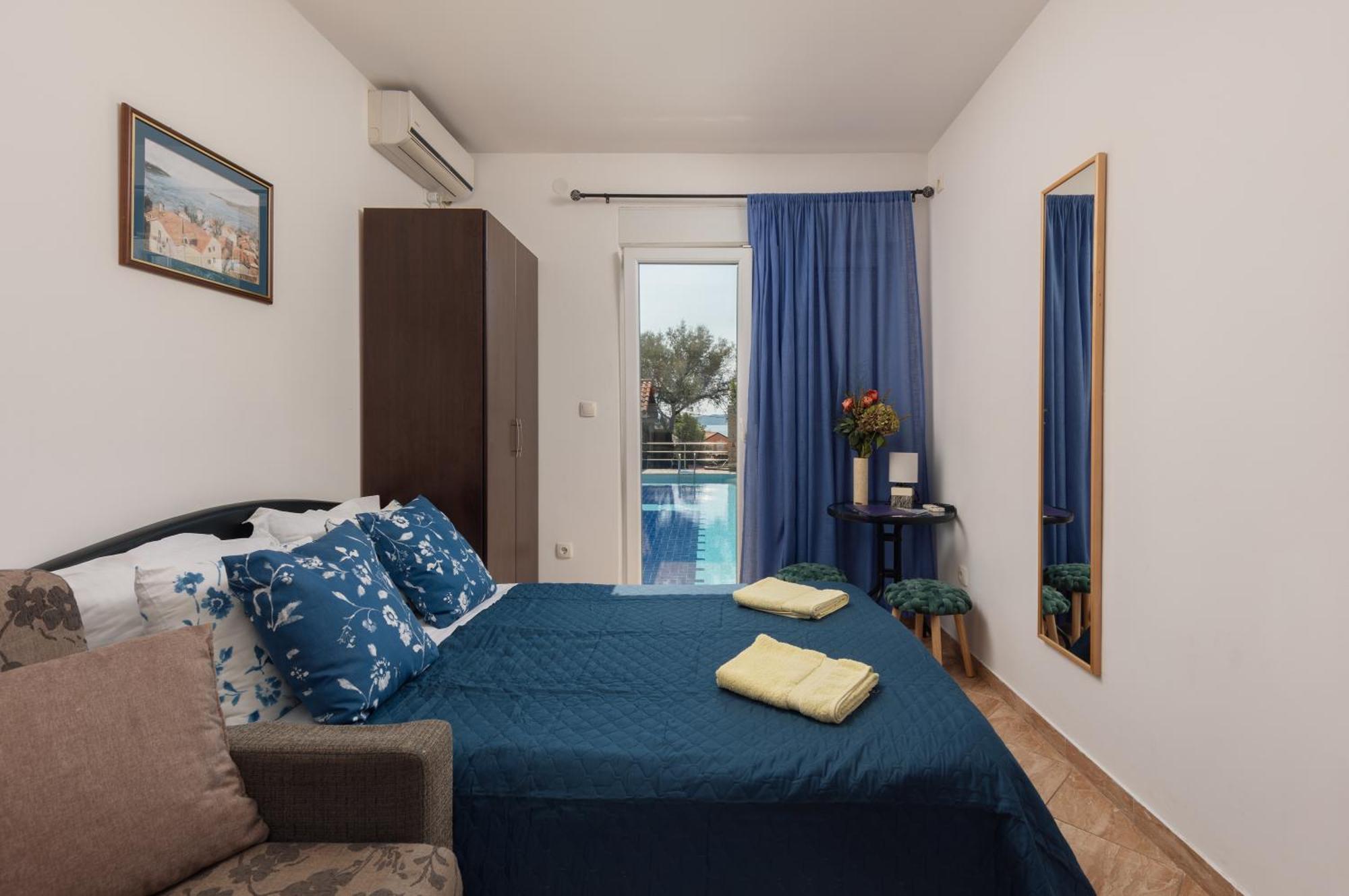 Villa Mia Apartments Bijela Eksteriør billede