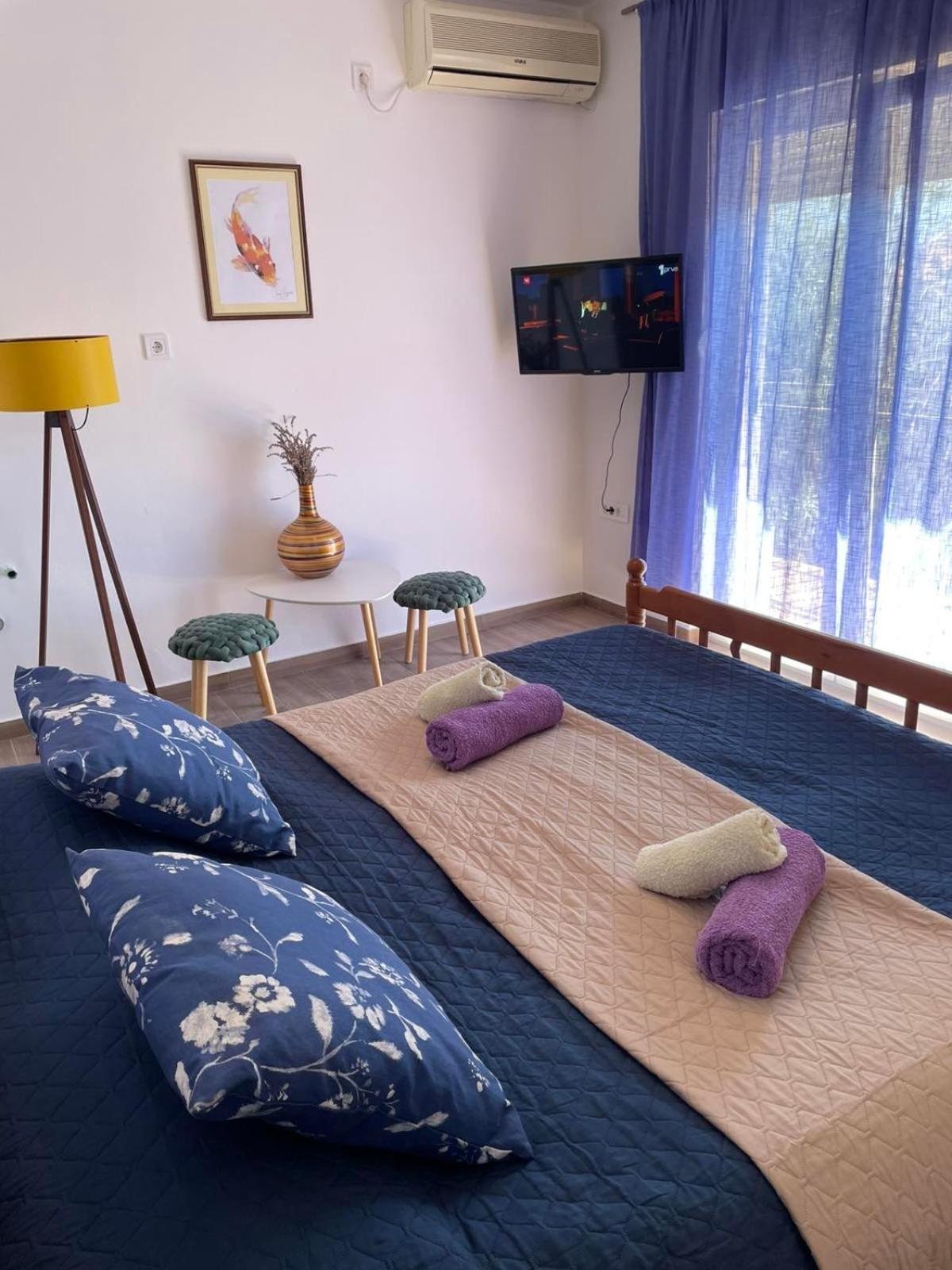 Villa Mia Apartments Bijela Eksteriør billede