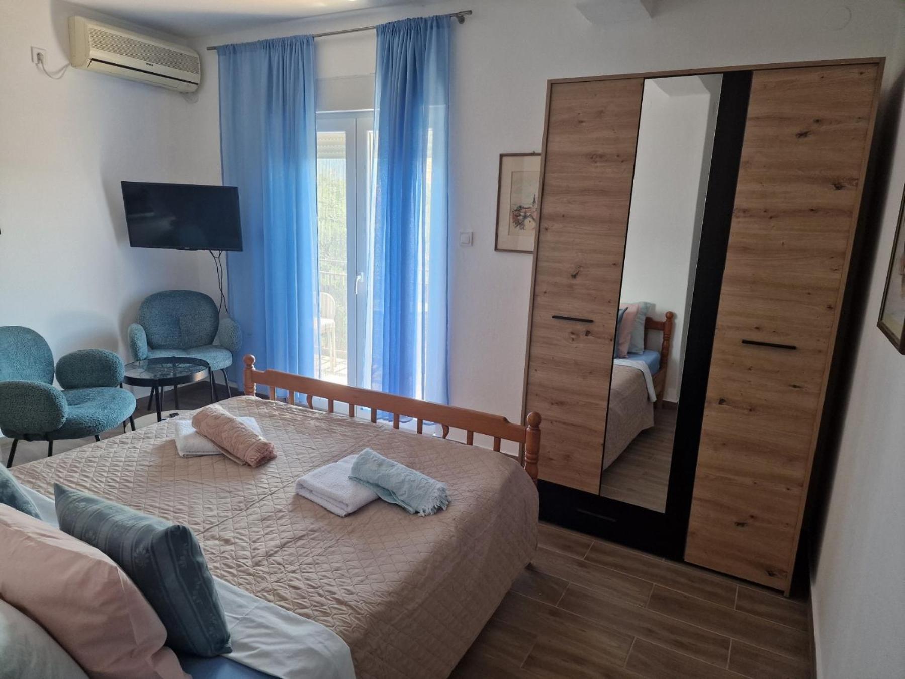 Villa Mia Apartments Bijela Eksteriør billede